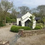 Dom wakacyjny Scar Bridge 3 Bedrooms Sleeps 6 Wexford