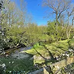 Scar Bridge 3 Bedrooms Sleeps 6 *