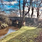 Dom wakacyjny Scar Bridge 3 Bedrooms Sleeps 6 *