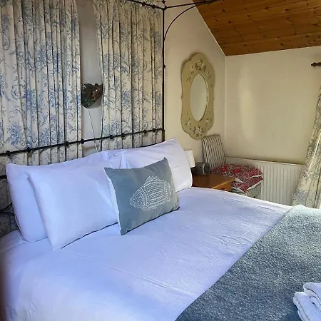 Scar Bridge 3 Bedrooms Sleeps 6 Wexford