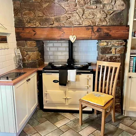 Scar Bridge 3 Bedrooms Sleeps 6 *