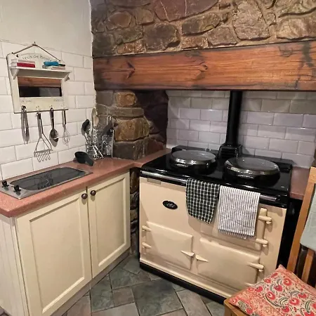 Scar Bridge 3 Bedrooms Sleeps 6 *