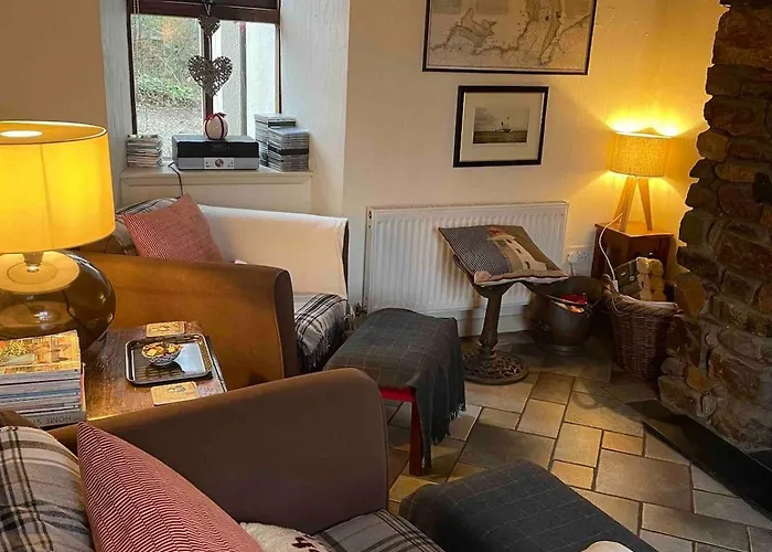 Scar Bridge 3 Bedrooms Sleeps 6 Дом отдыха
