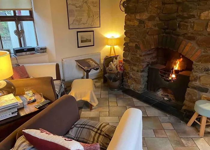 Scar Bridge 3 Bedrooms Sleeps 6 *