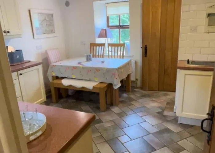 Scar Bridge 3 Bedrooms Sleeps 6 Дом отдыха *