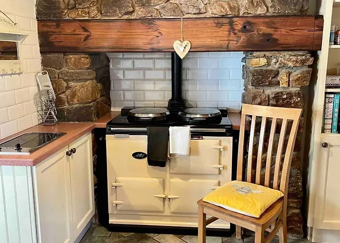 Scar Bridge 3 Bedrooms Sleeps 6 *