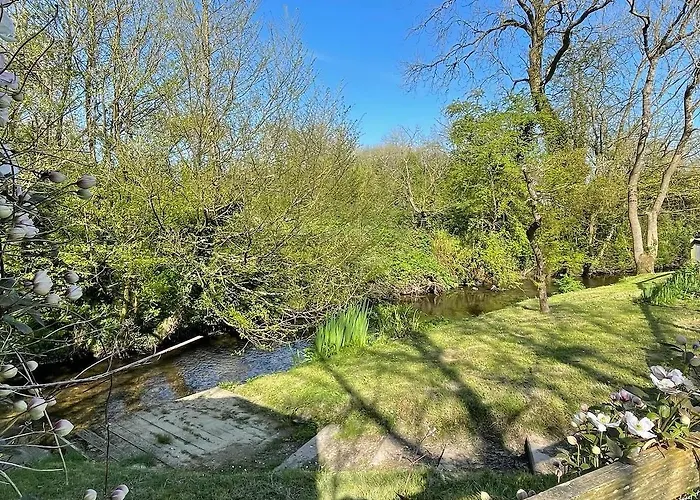 Scar Bridge 3 Bedrooms Sleeps 6 *