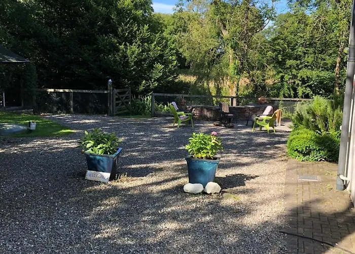 Scar Bridge 3 Bedrooms Sleeps 6 *